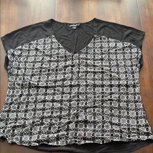 Black and White Patterned Women's Top